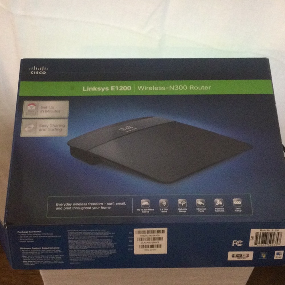 Linksys E1200 Wireless-N300 Router